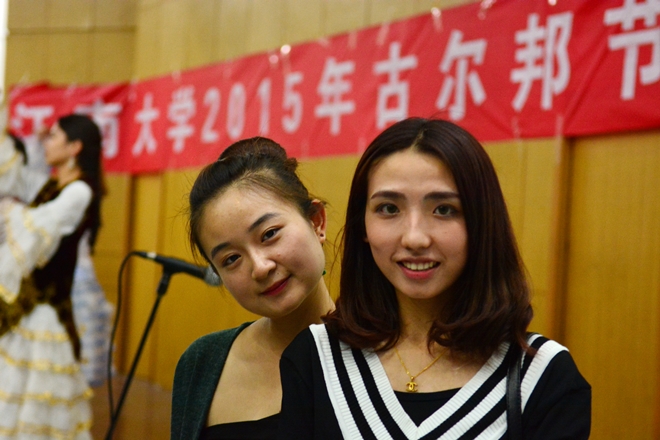 古尔邦节上的小提琴手